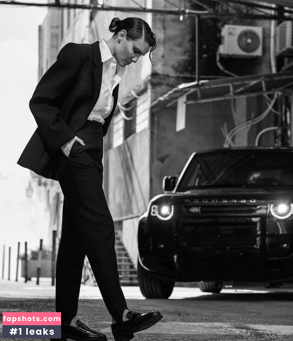 Daniela Ruah gallery photo #9