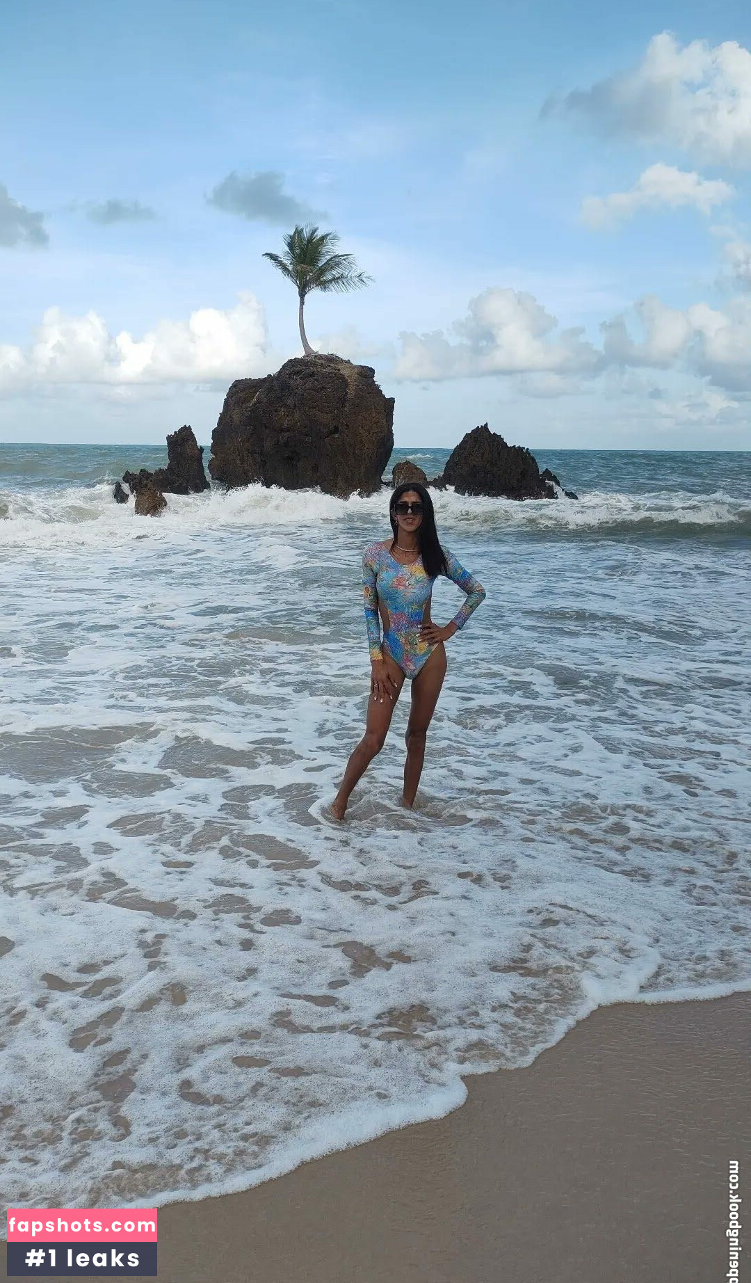 Daniela Santos nude babe gallery