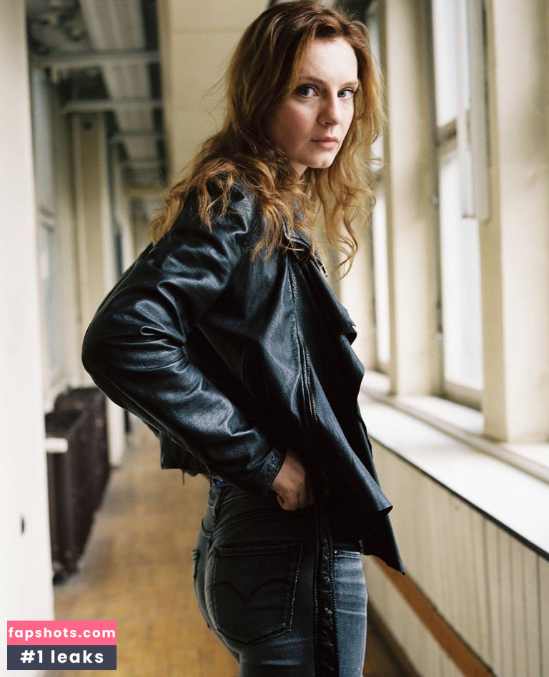 Daniela Schulz gallery photo #43