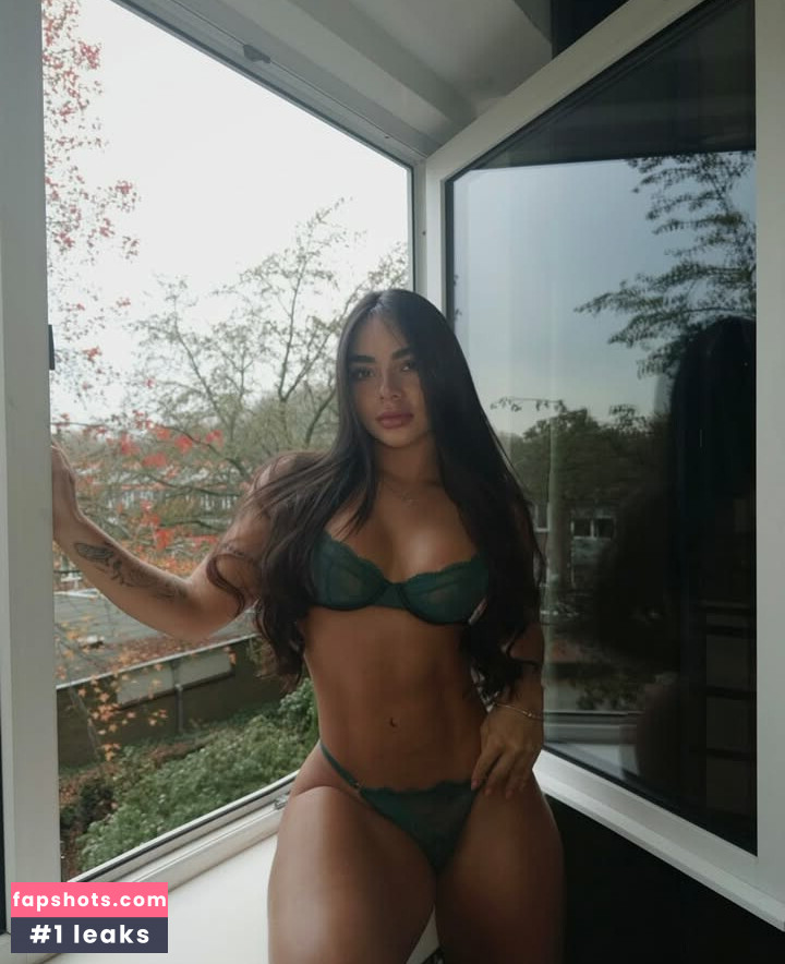 danielaoviedo___ gallery photo #2