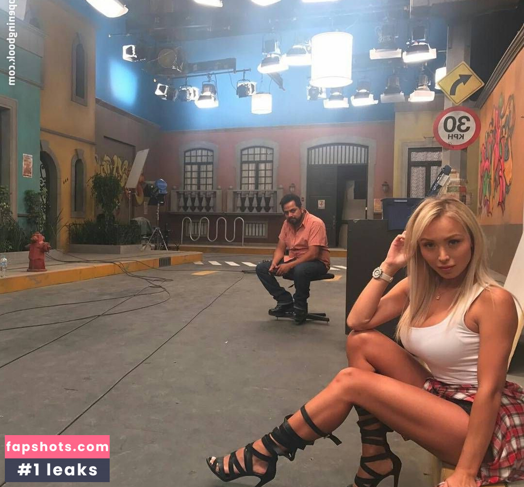 Daniella Chavez gallery photo #317