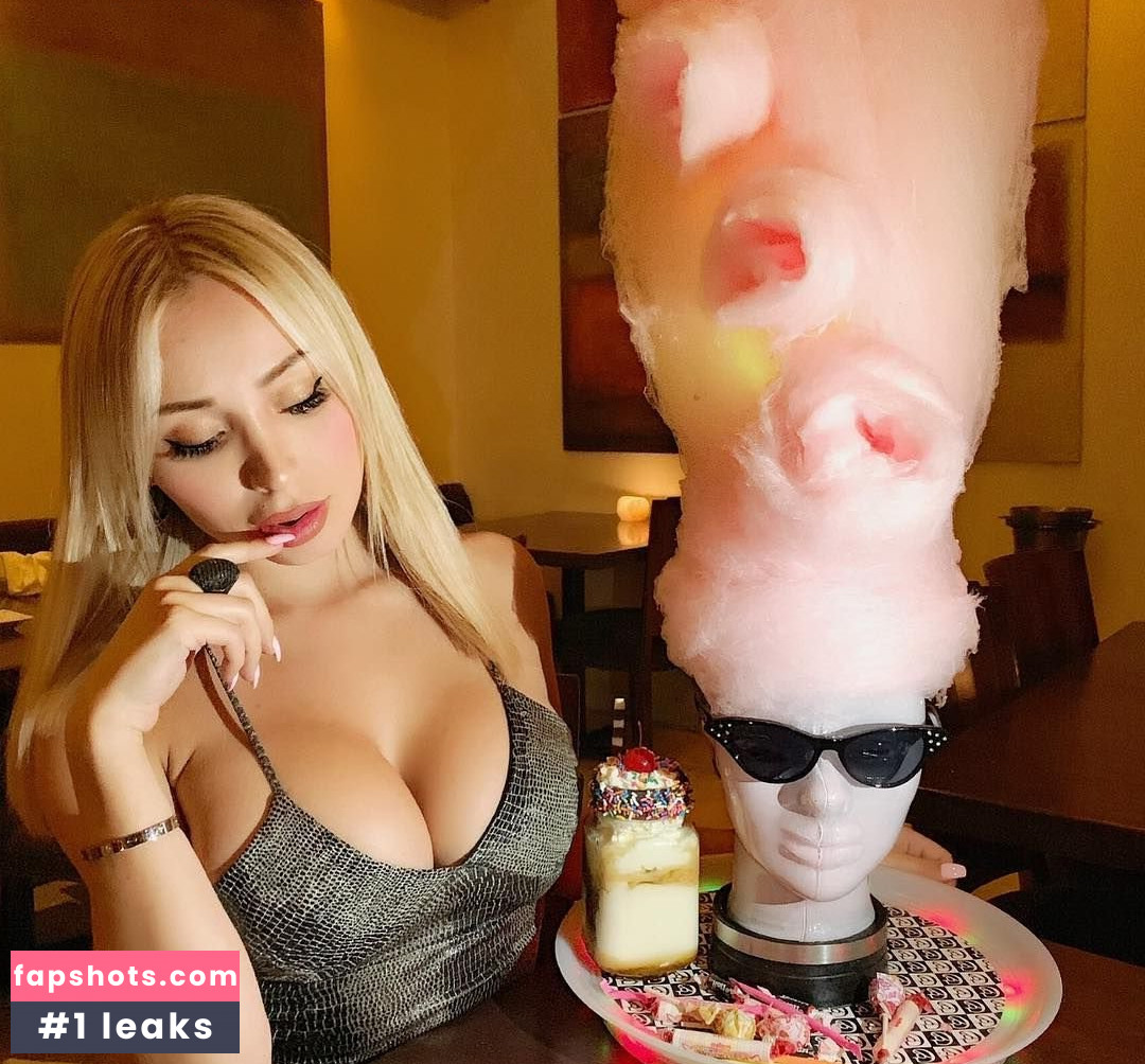 Daniella Chavez gallery photo #402