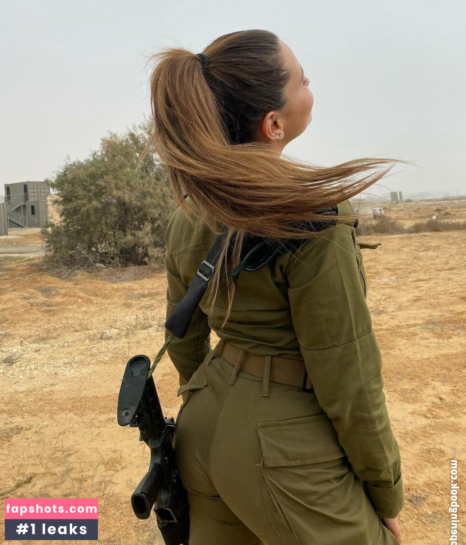 Daniella Nahum gallery photo #5