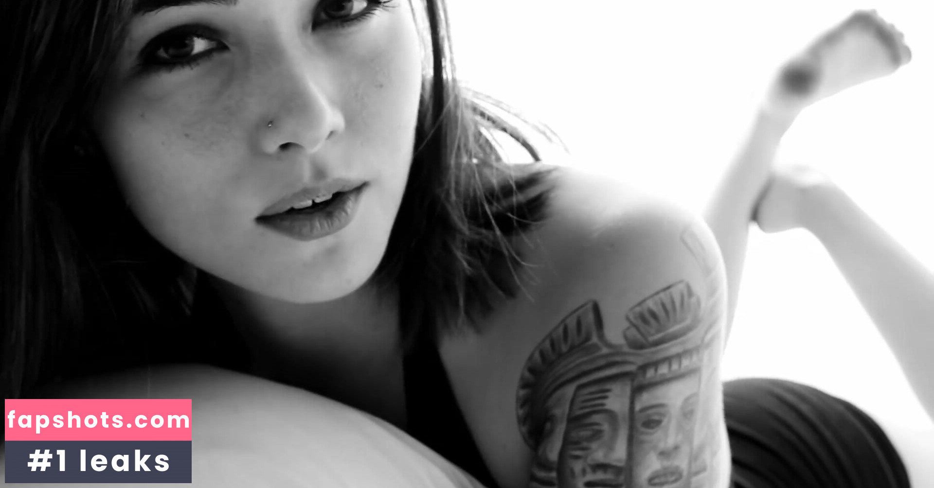 Daniella Pineda gallery photo #15