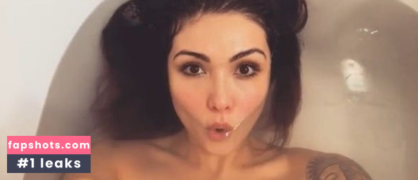 Daniella Pineda gallery photo #36