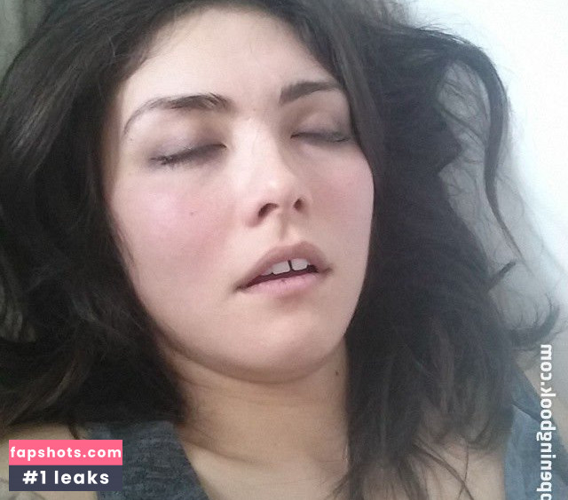 Daniella Pineda gallery photo #39