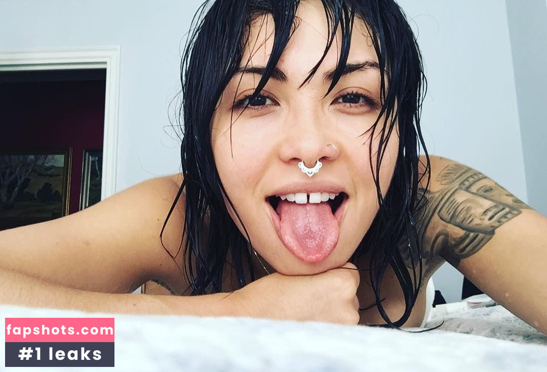 Daniella Pineda gallery photo #46