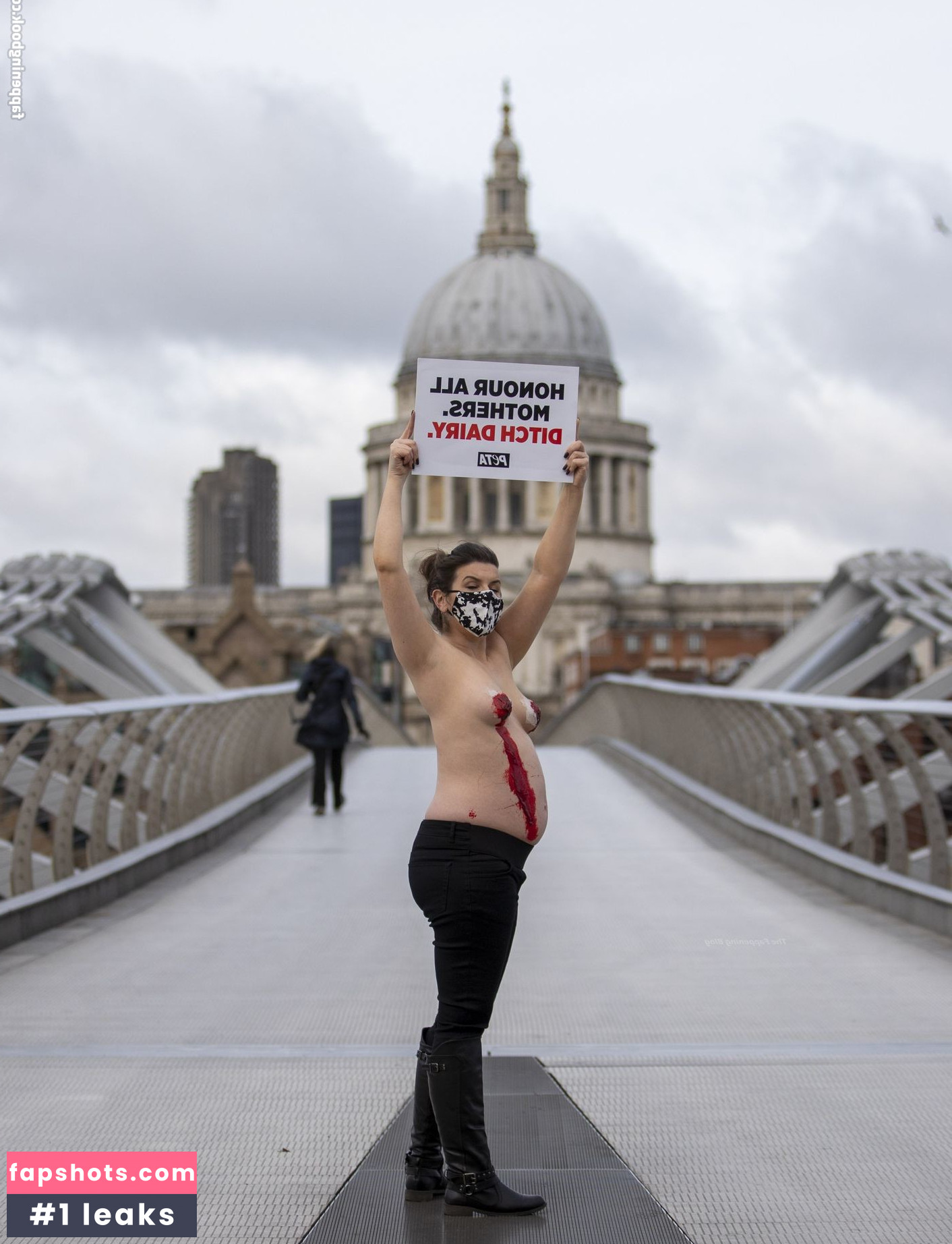 Daniella Wood nude babe gallery