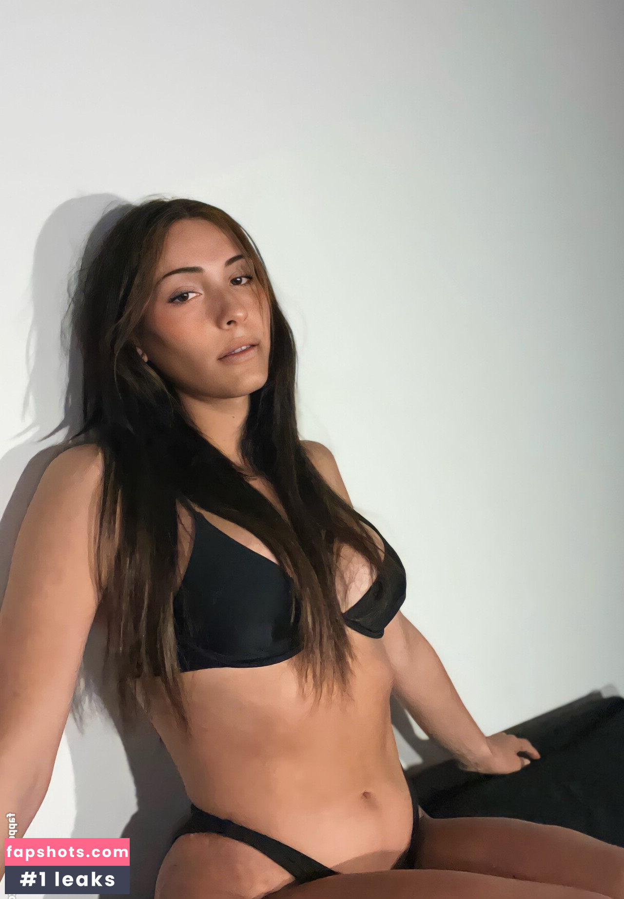 Danielle Briski gallery photo #6