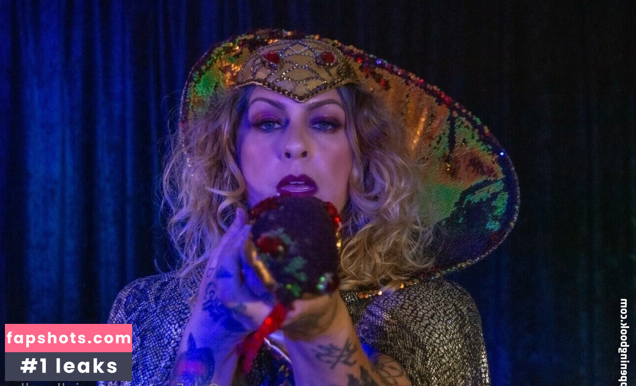 Danielle Colby gallery photo #40