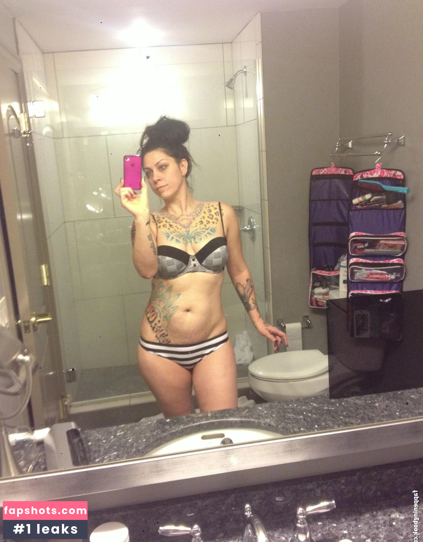Danielle Colby gallery photo #726