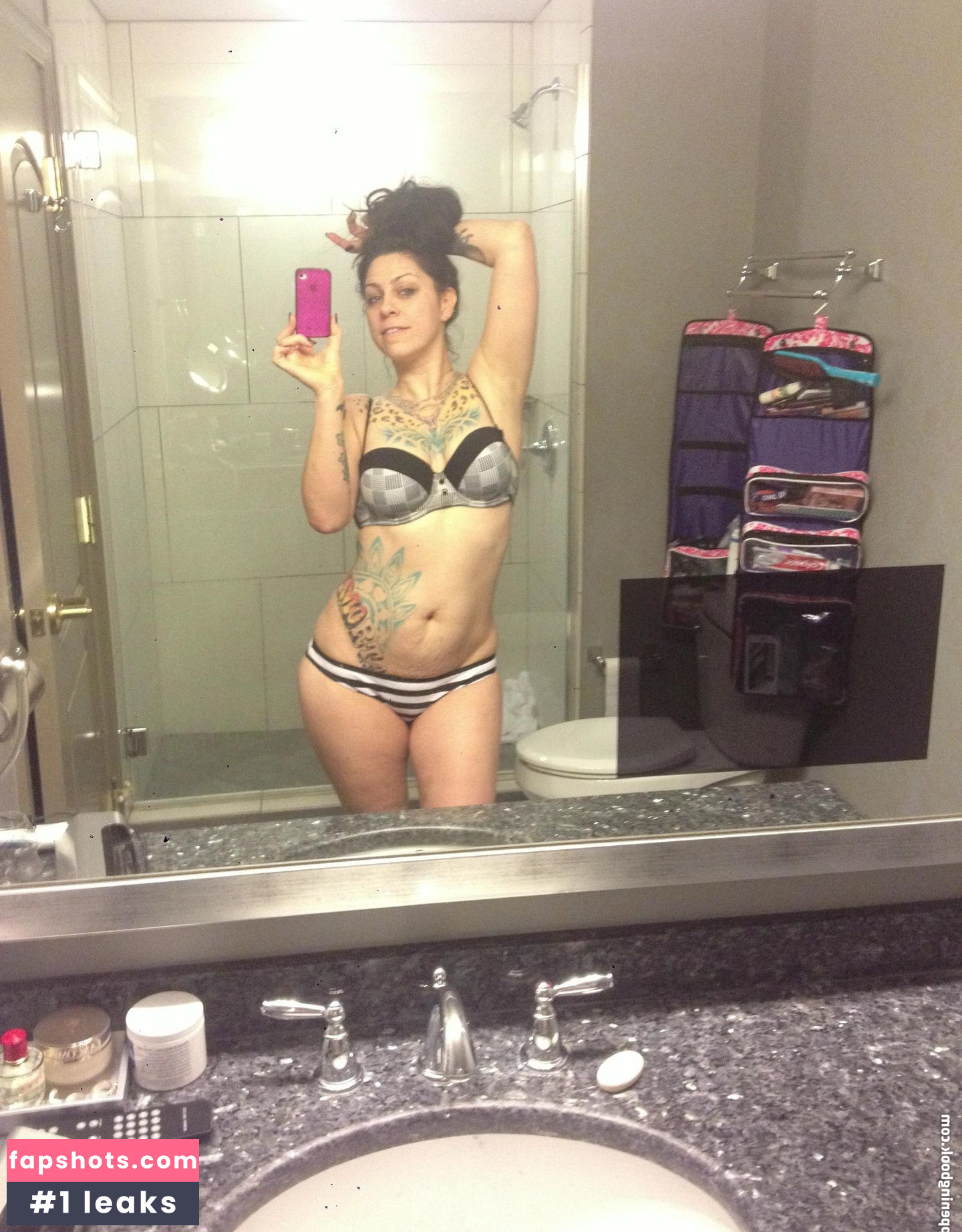 Danielle Colby gallery photo #732