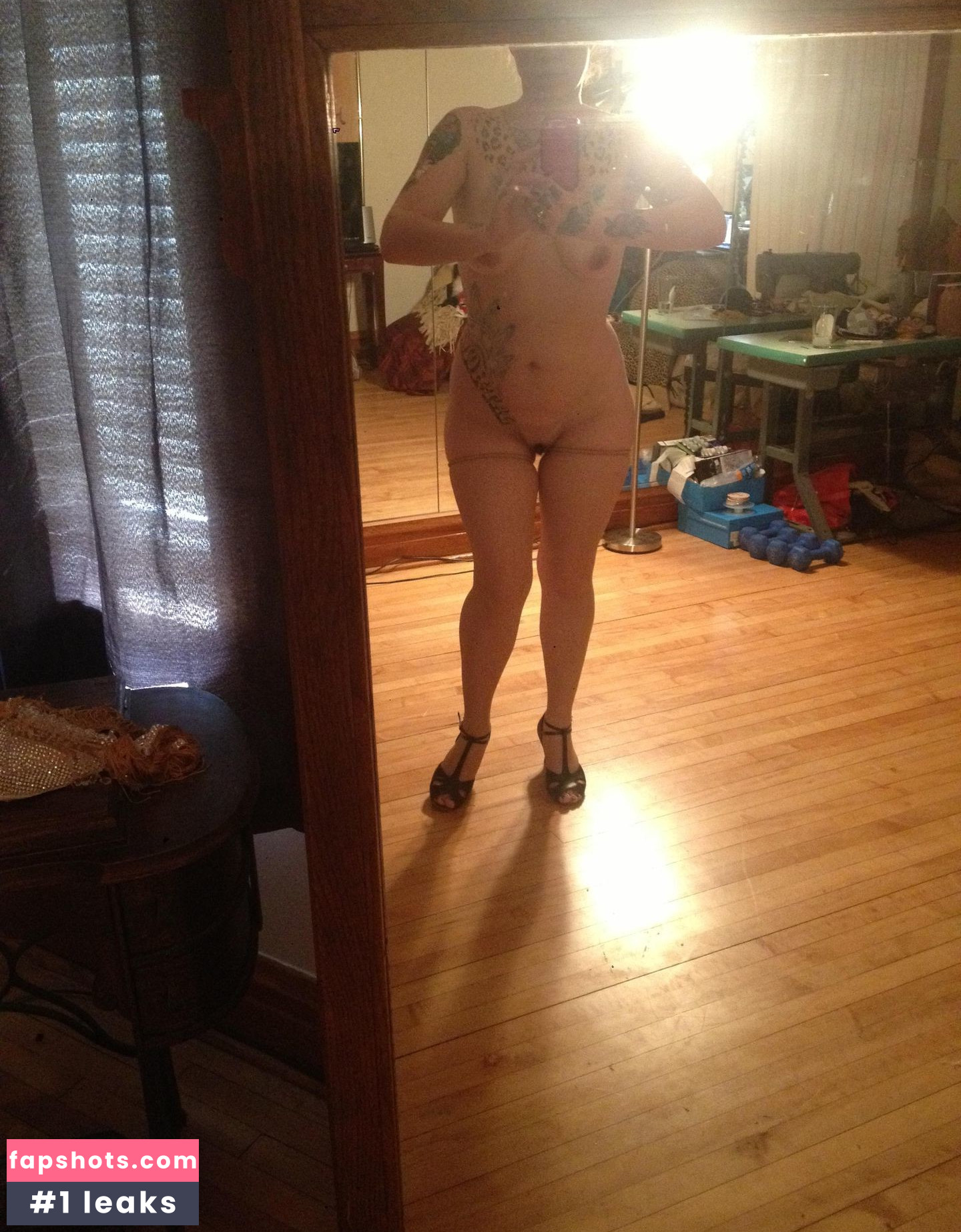 Danielle Colby gallery photo #736