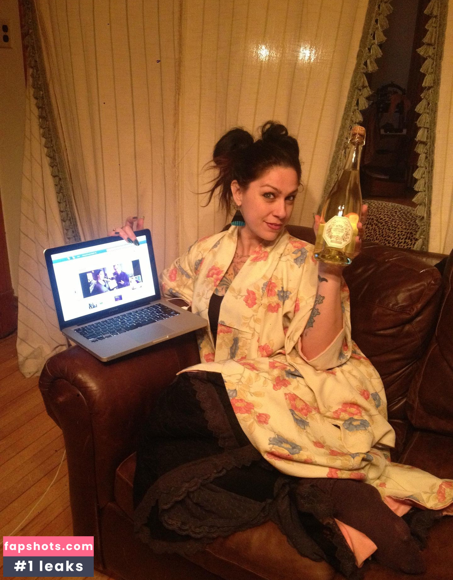 Danielle Colby gallery photo #742