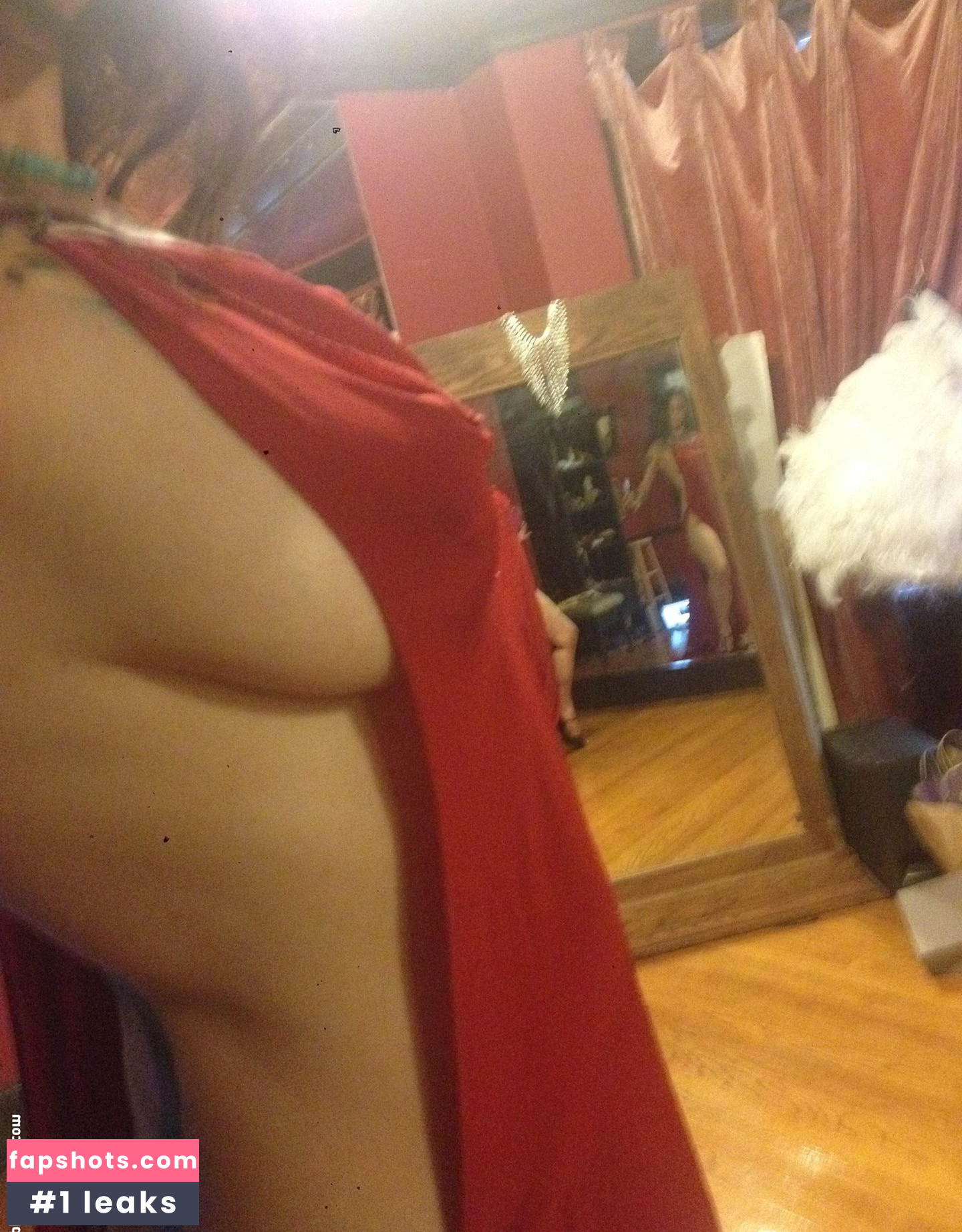 Danielle Colby gallery photo #745