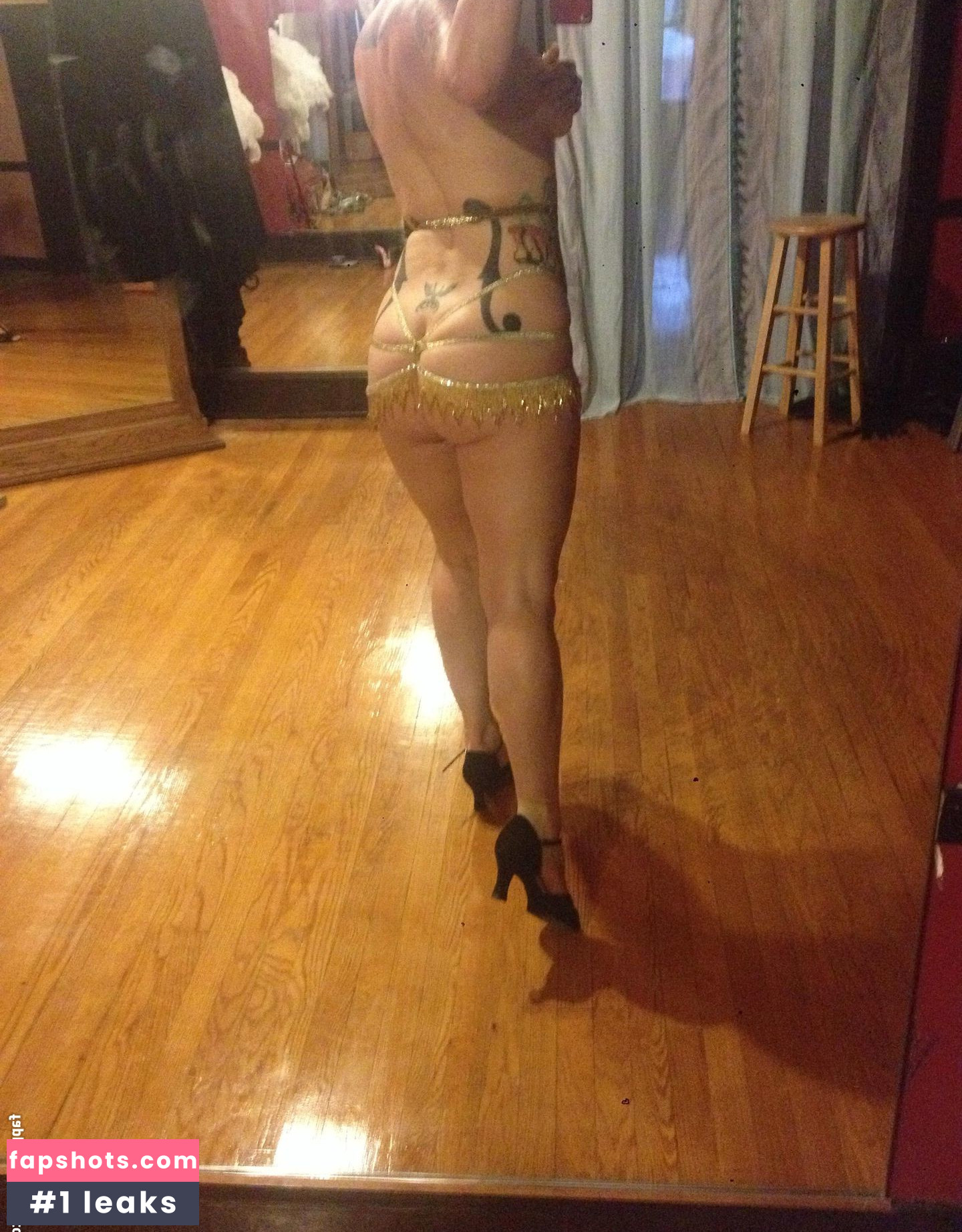 Danielle Colby gallery photo #752