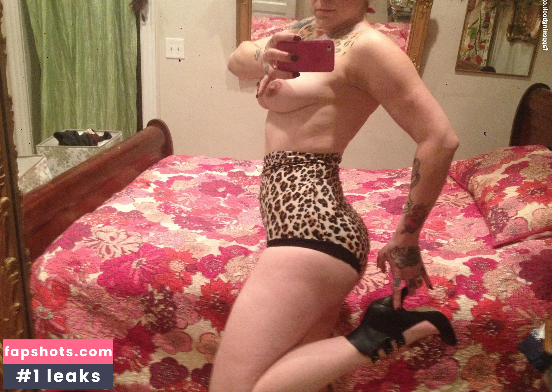 Danielle Colby gallery photo #759