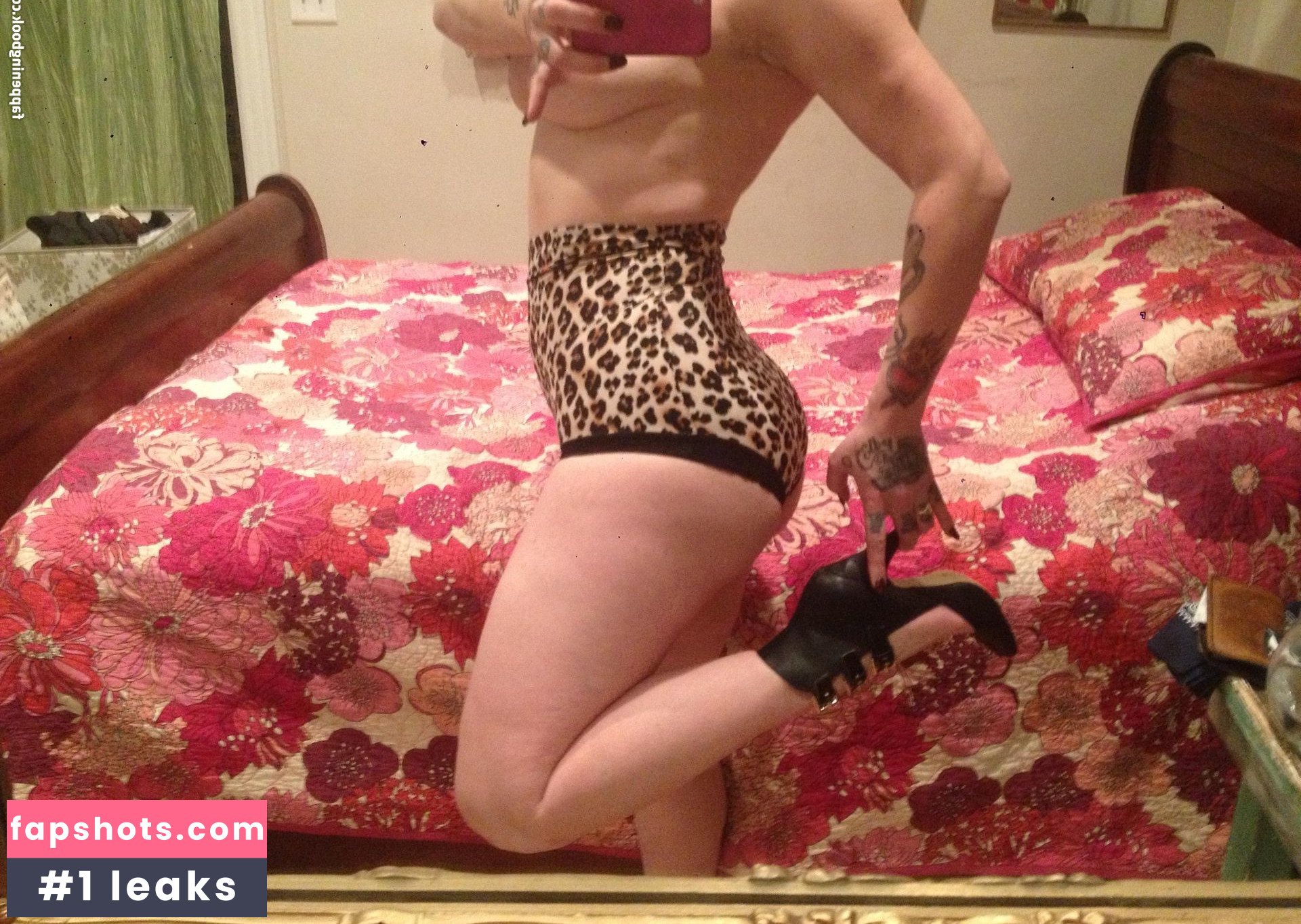 Danielle Colby gallery photo #762