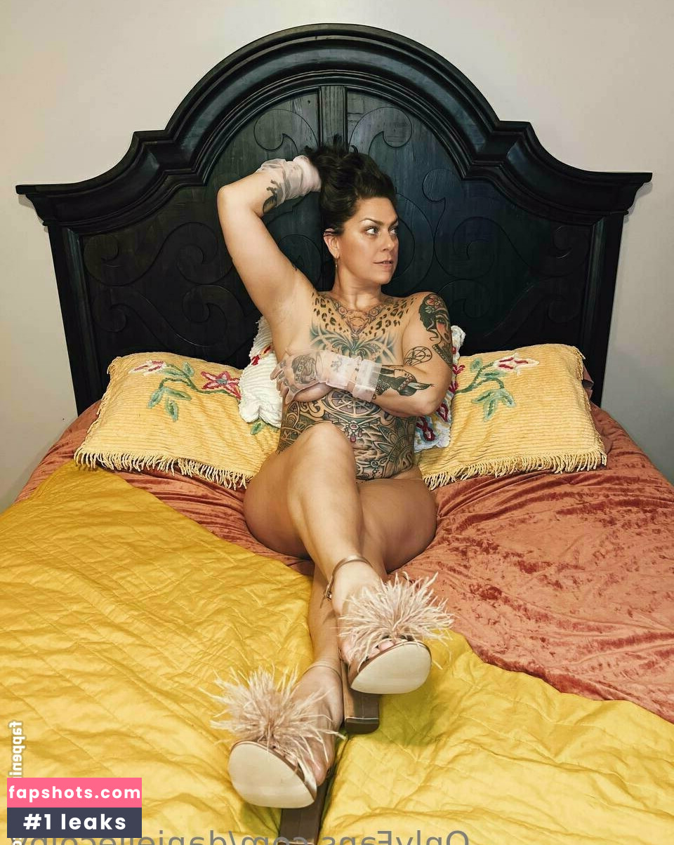 Danielle Colby gallery photo #79