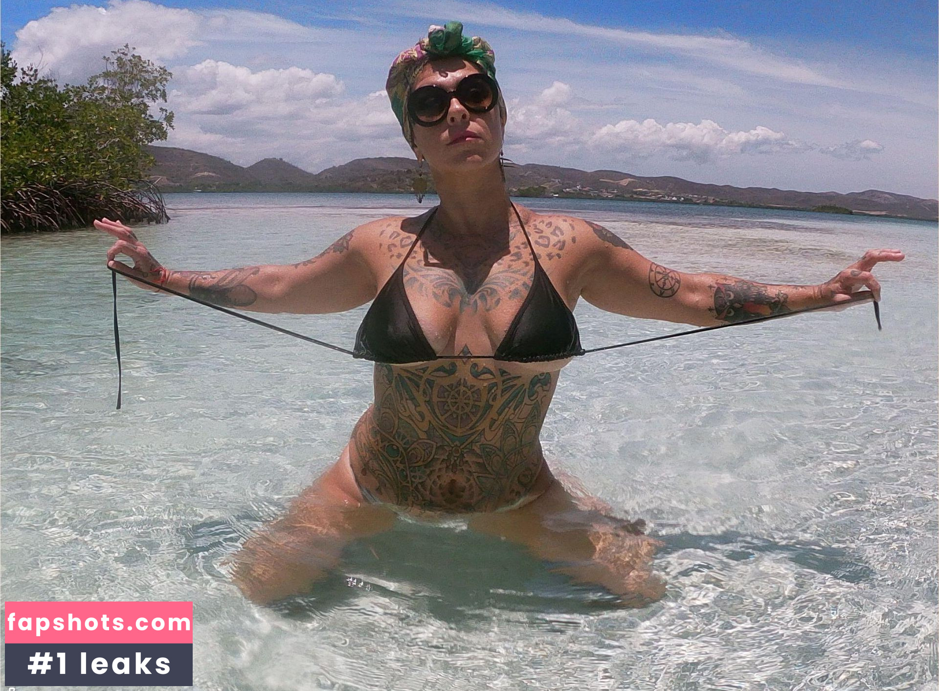 Danielle Colby gallery photo #856