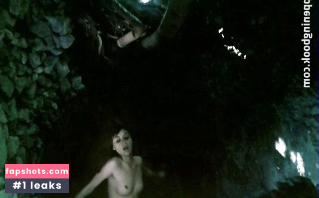 Danielle Dugas gallery photo #8