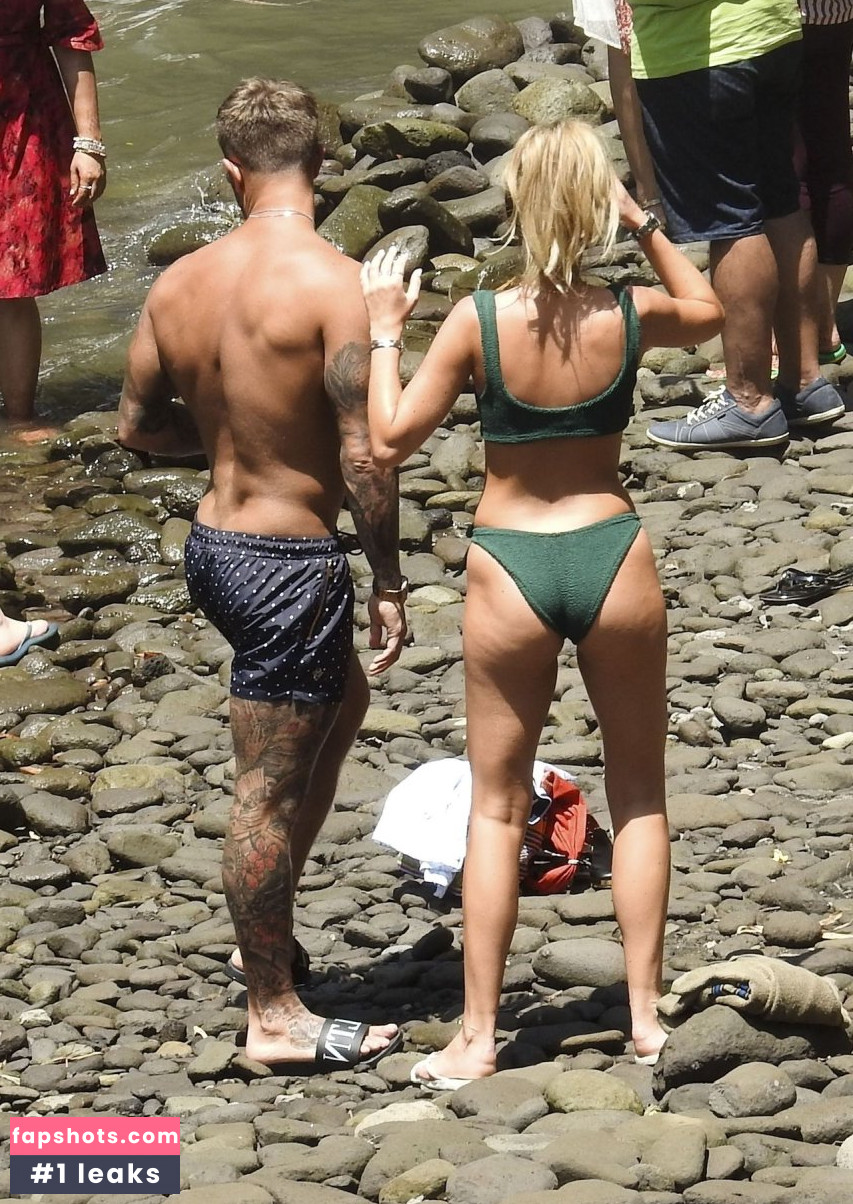 Danielle Fogarty gallery photo #10