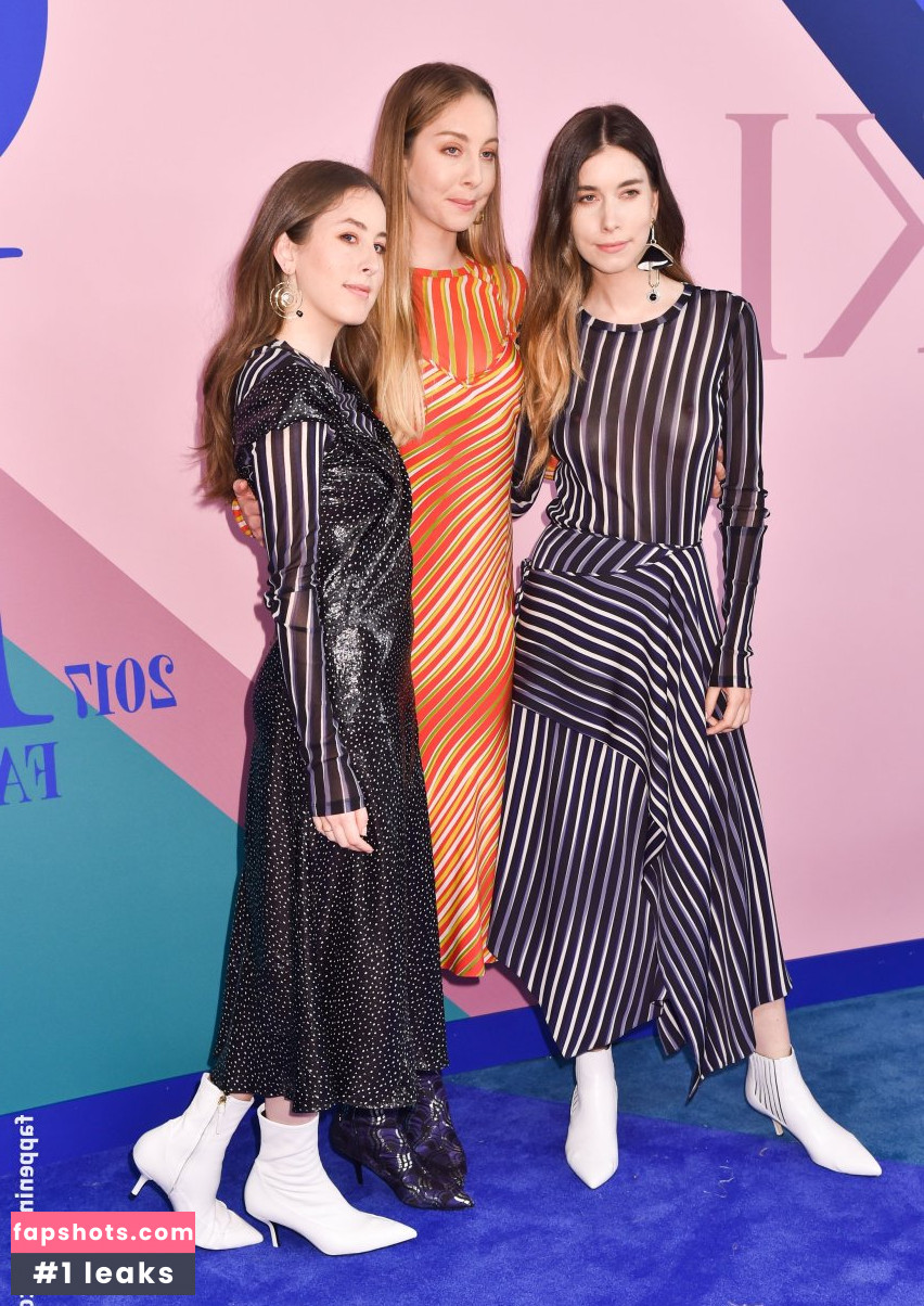 Danielle Haim gallery photo #12