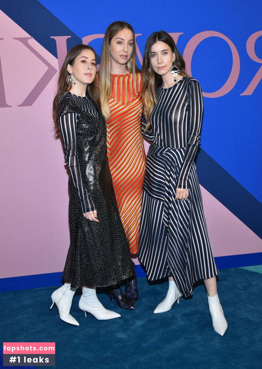 Danielle Haim gallery photo #24