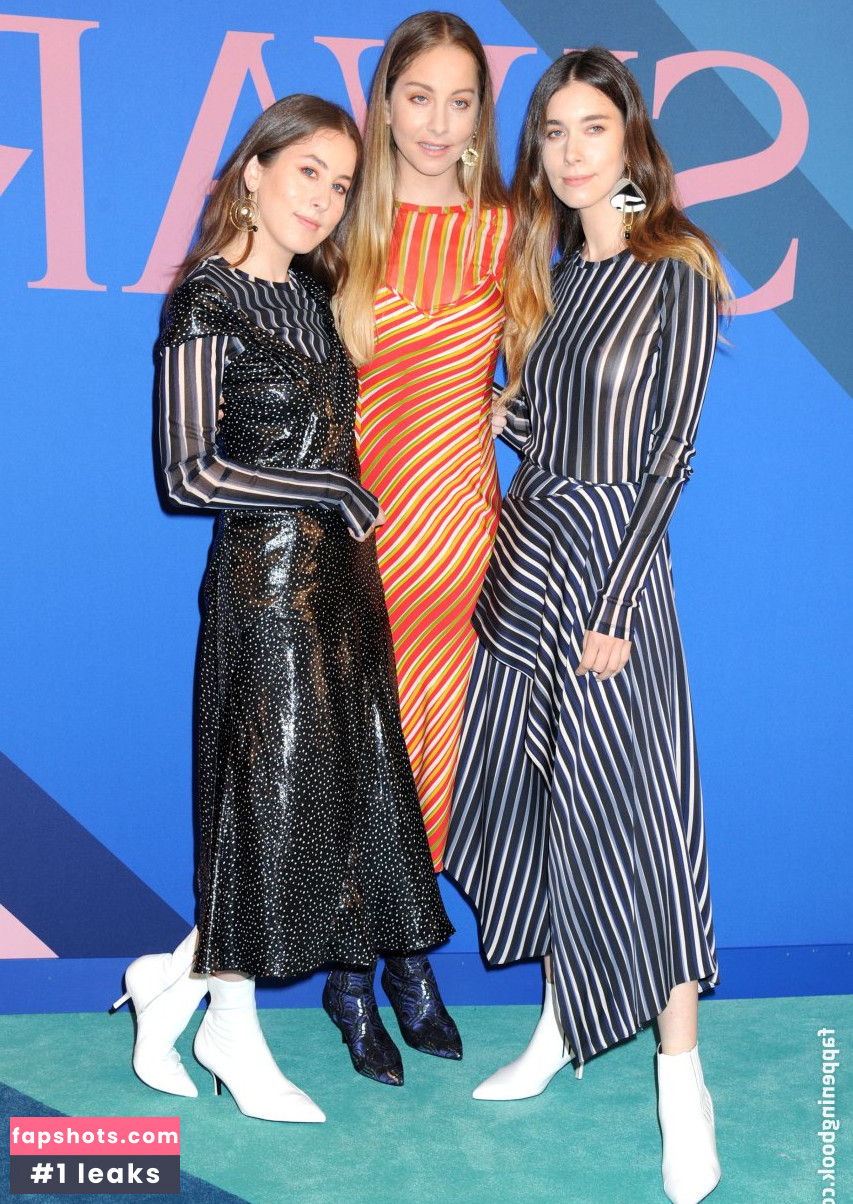 Danielle Haim gallery photo #25