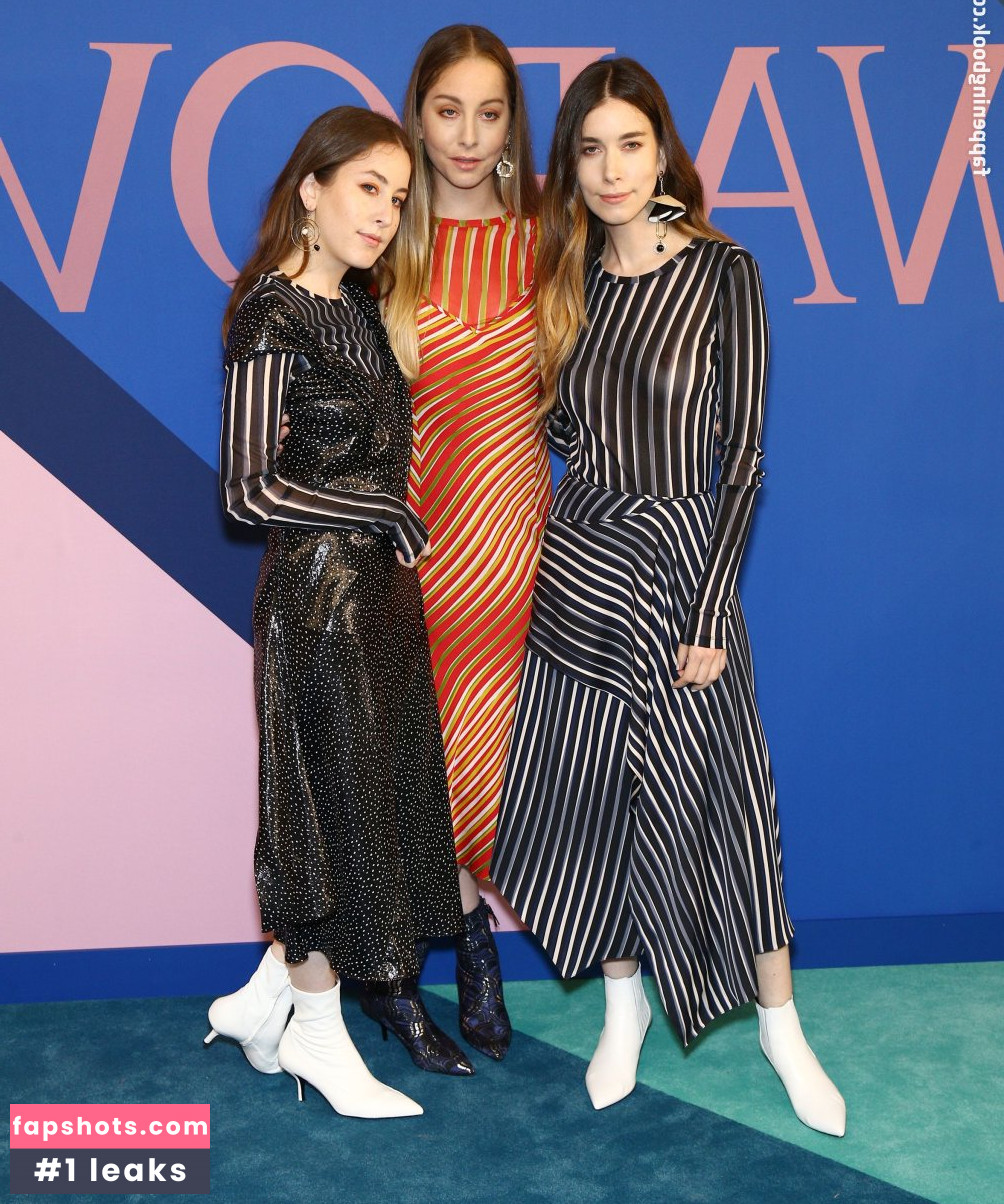 Danielle Haim gallery photo #28