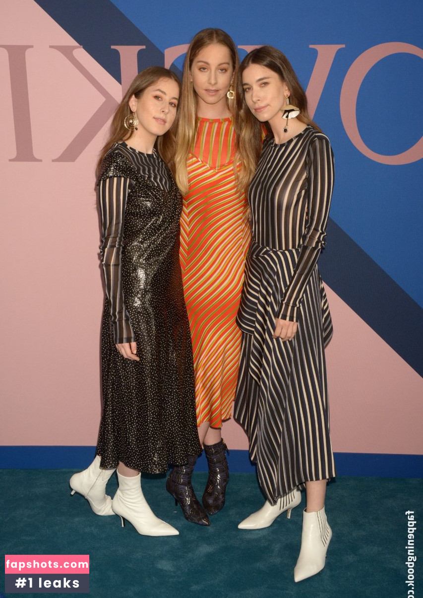 Danielle Haim gallery photo #35