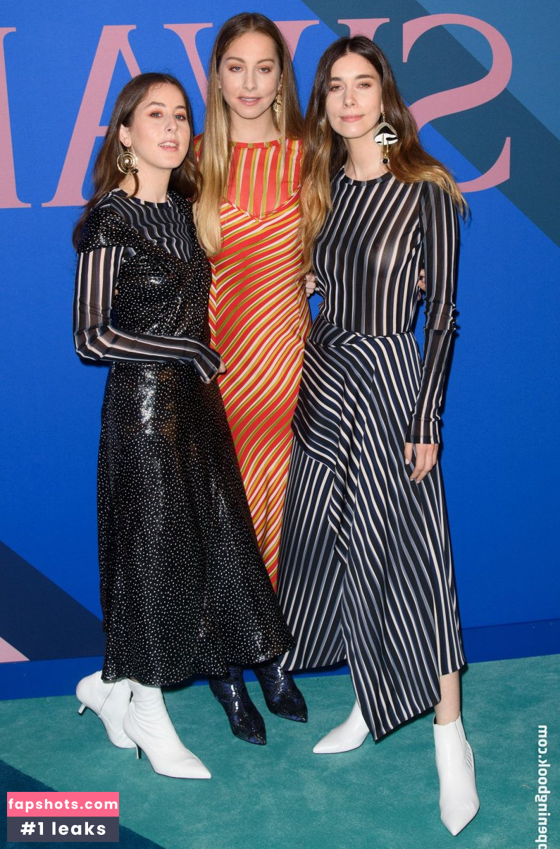 Danielle Haim gallery photo #39