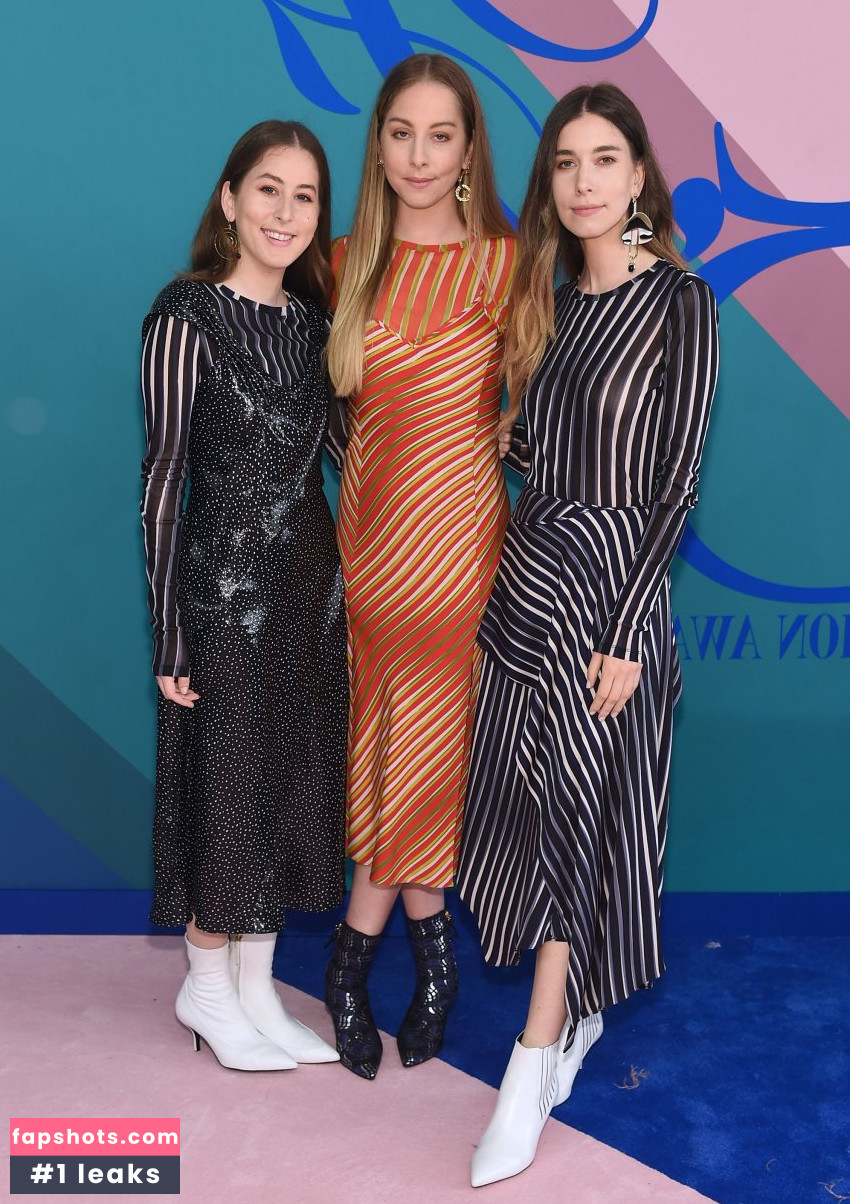 Danielle Haim gallery photo #7