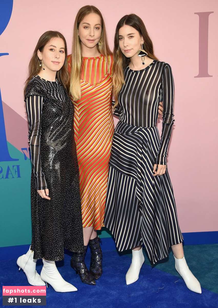 Danielle Haim gallery photo #9