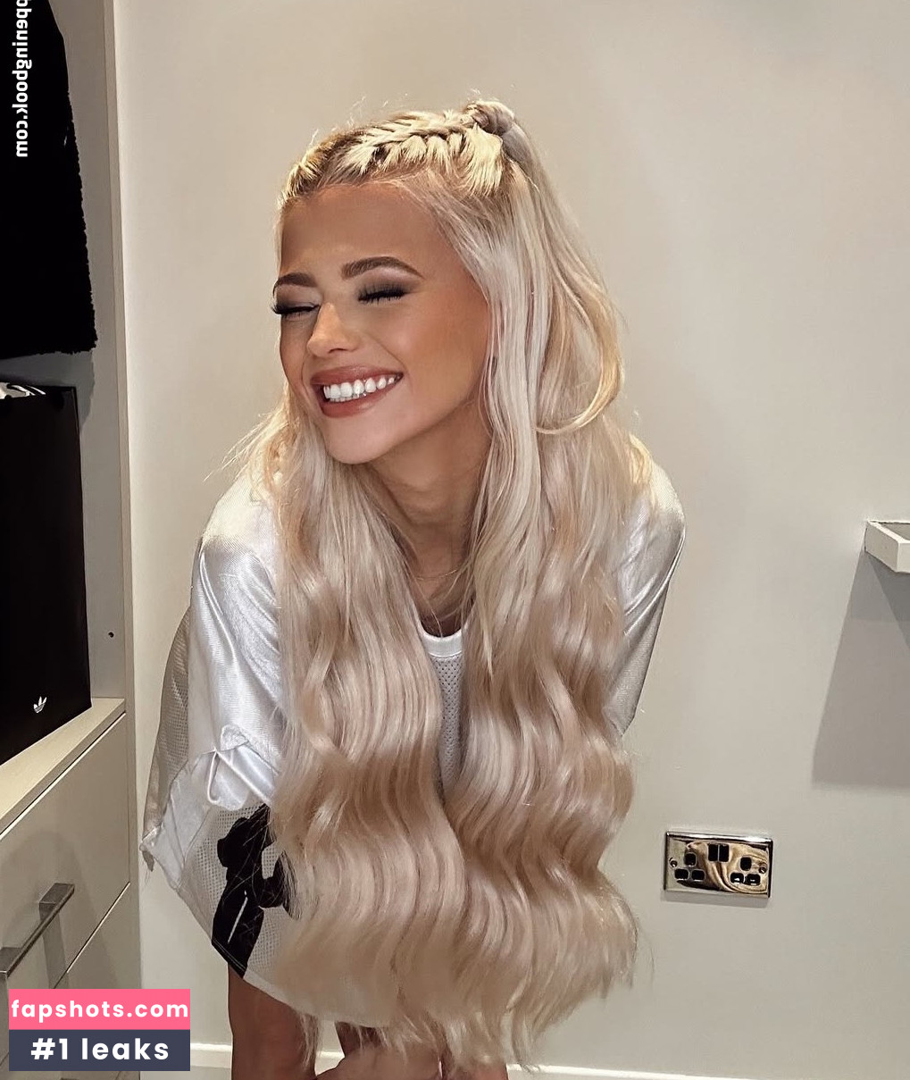 Danielle Harold gallery photo #5