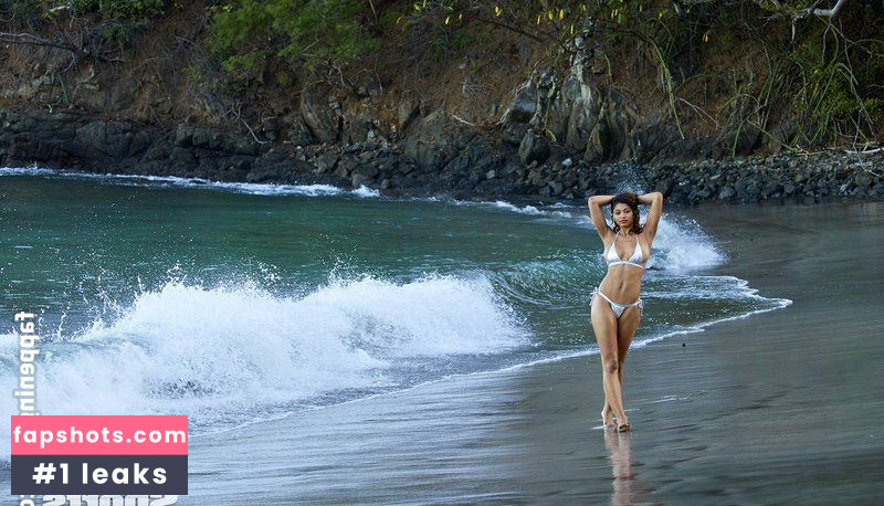 Danielle Herrington gallery photo #122