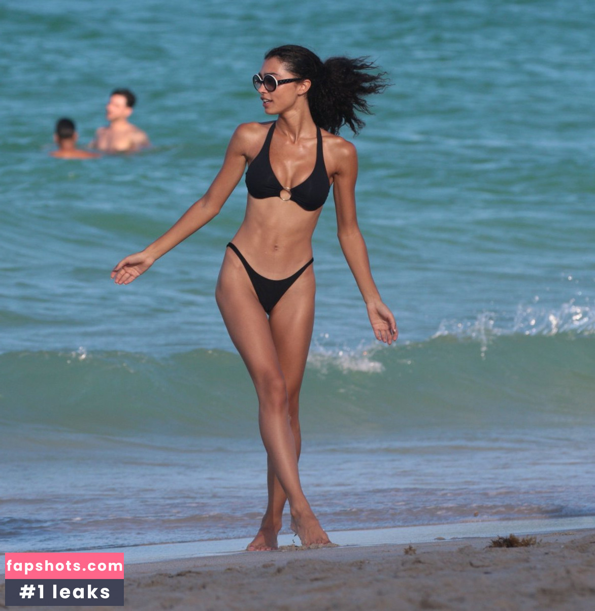 Danielle Herrington gallery photo #137