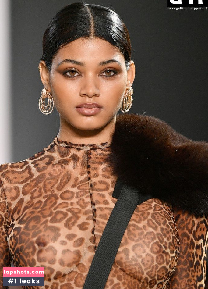 Danielle Herrington gallery photo #4