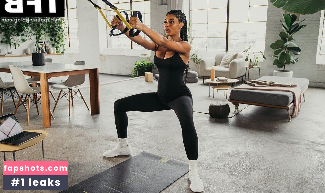 Danielle Herrington gallery photo #5