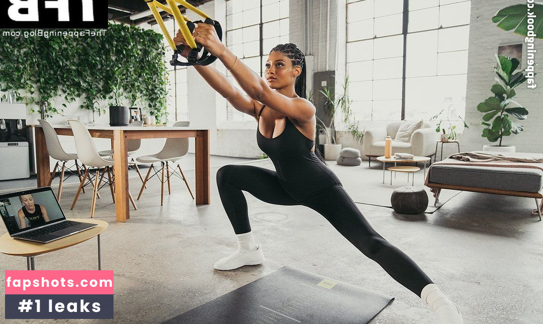 Danielle Herrington gallery photo #6