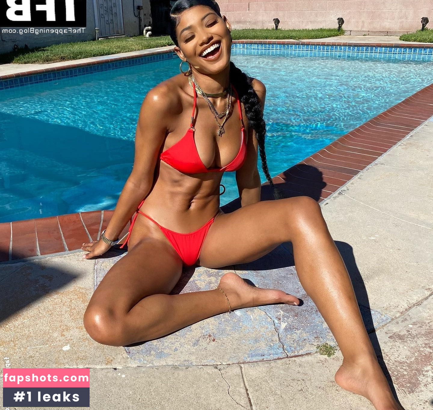 Danielle Herrington gallery photo #9