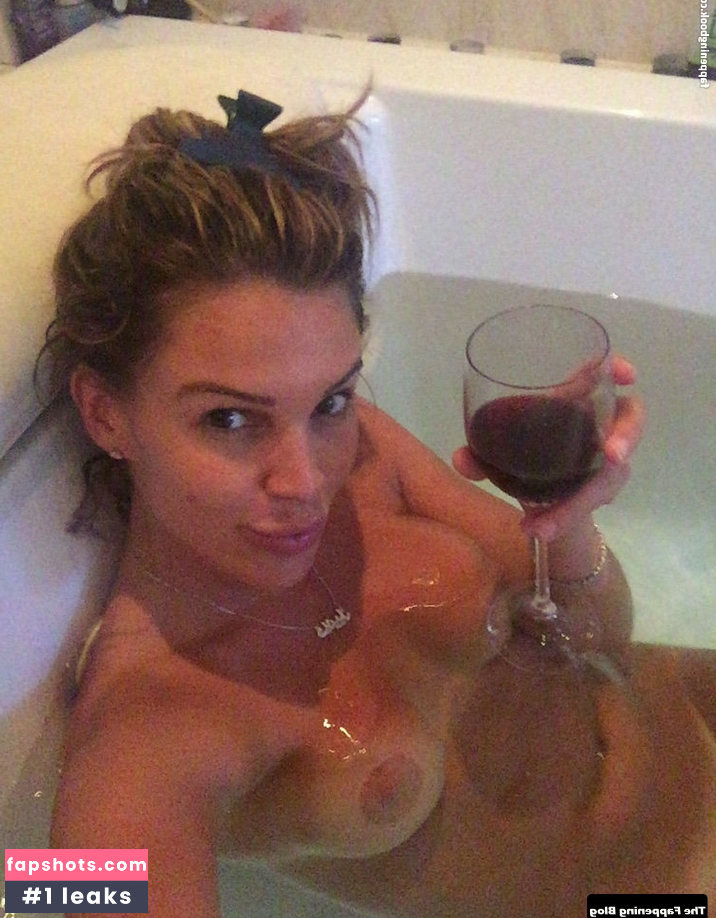 Danielle Lloyd gallery photo #207