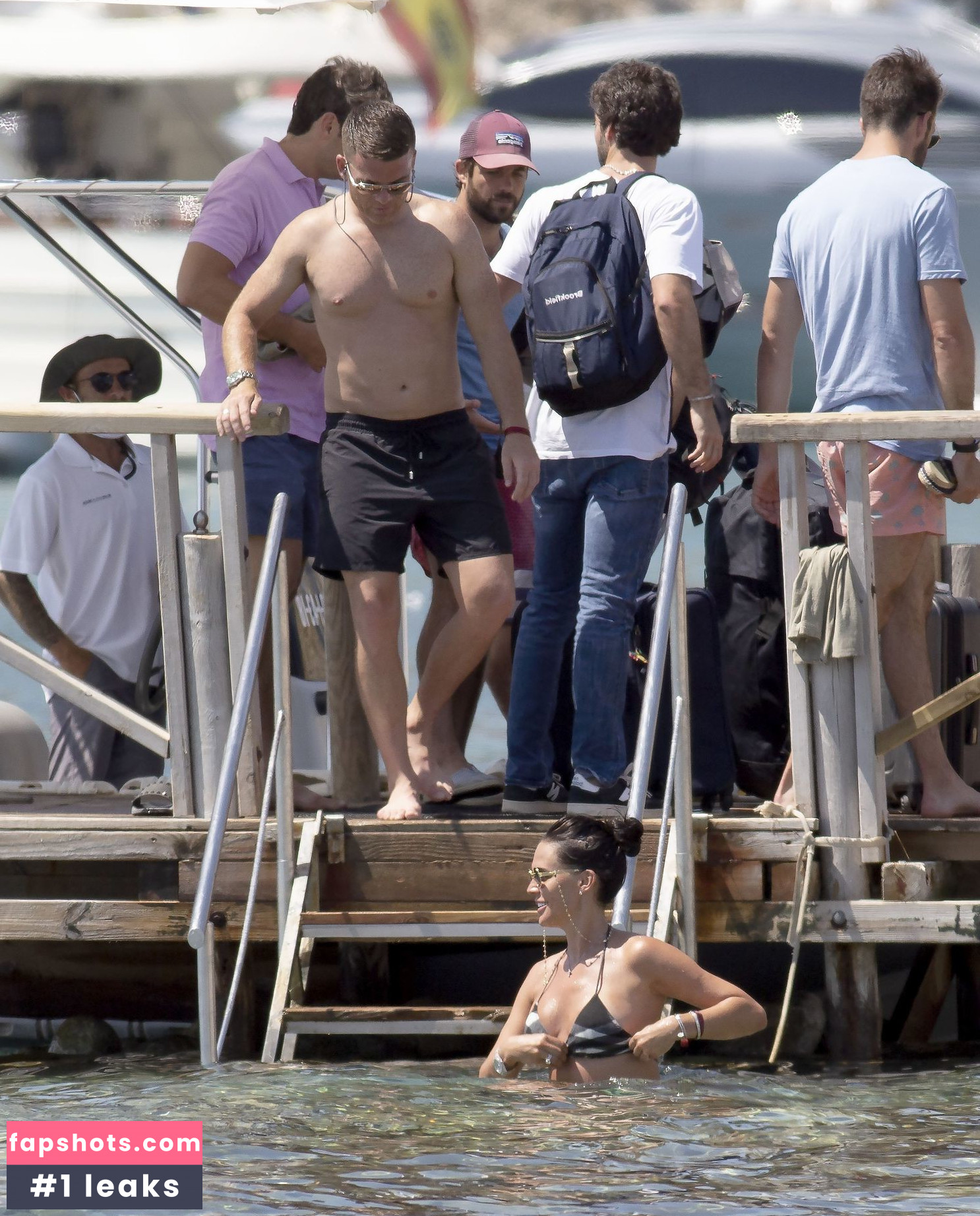 Danielle Lloyd gallery photo #227