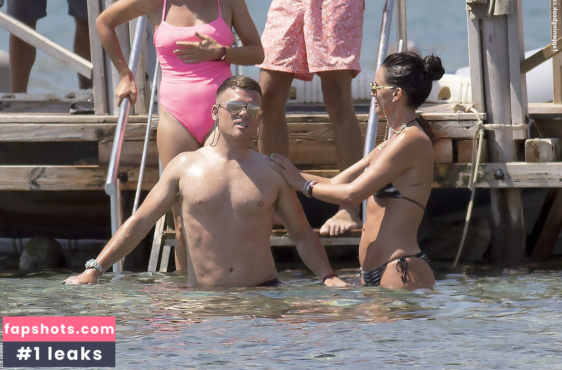 Danielle Lloyd gallery photo #229