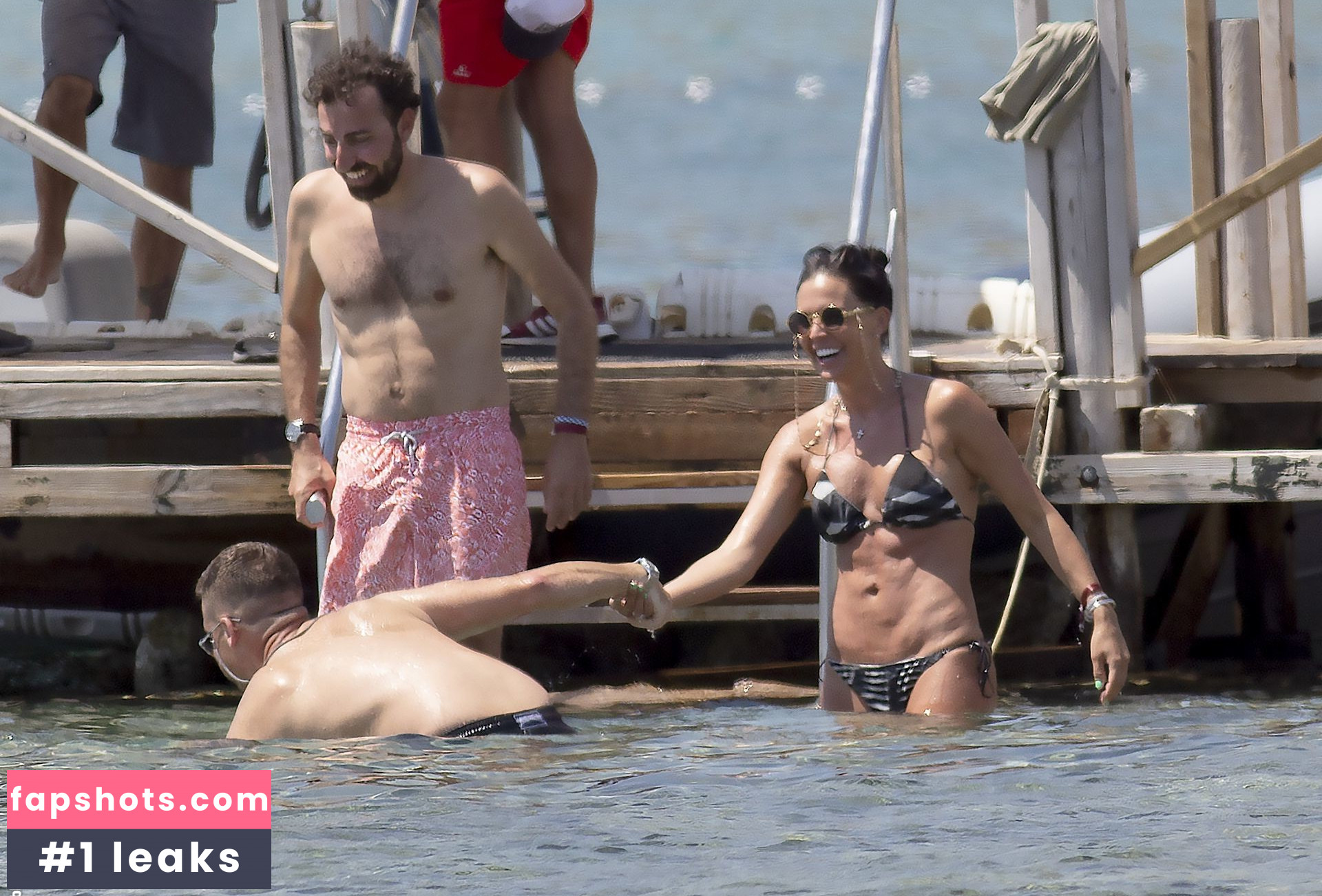 Danielle Lloyd gallery photo #232