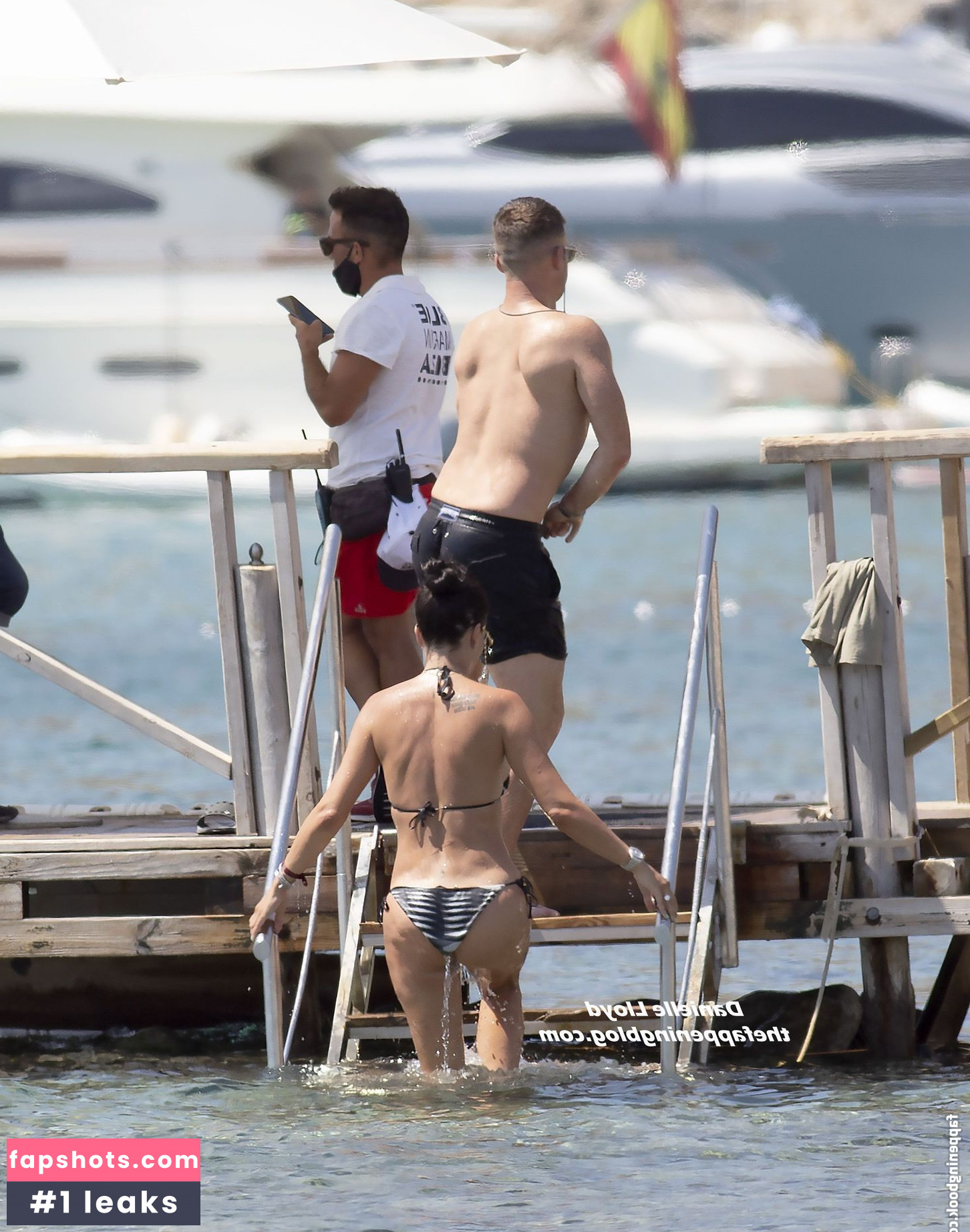 Danielle Lloyd gallery photo #234