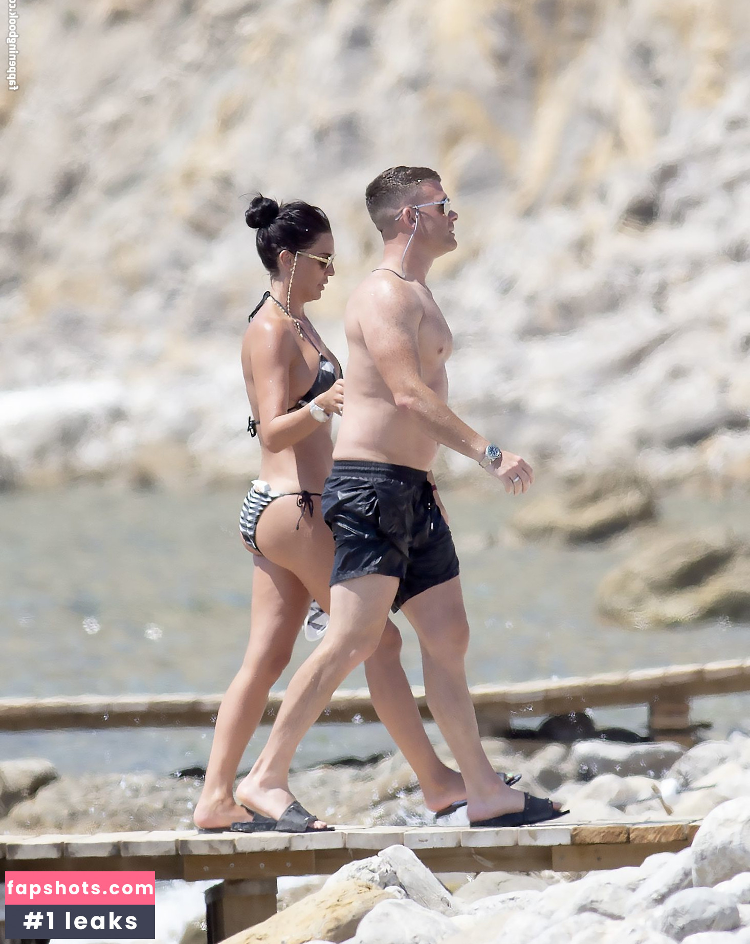 Danielle Lloyd gallery photo #239