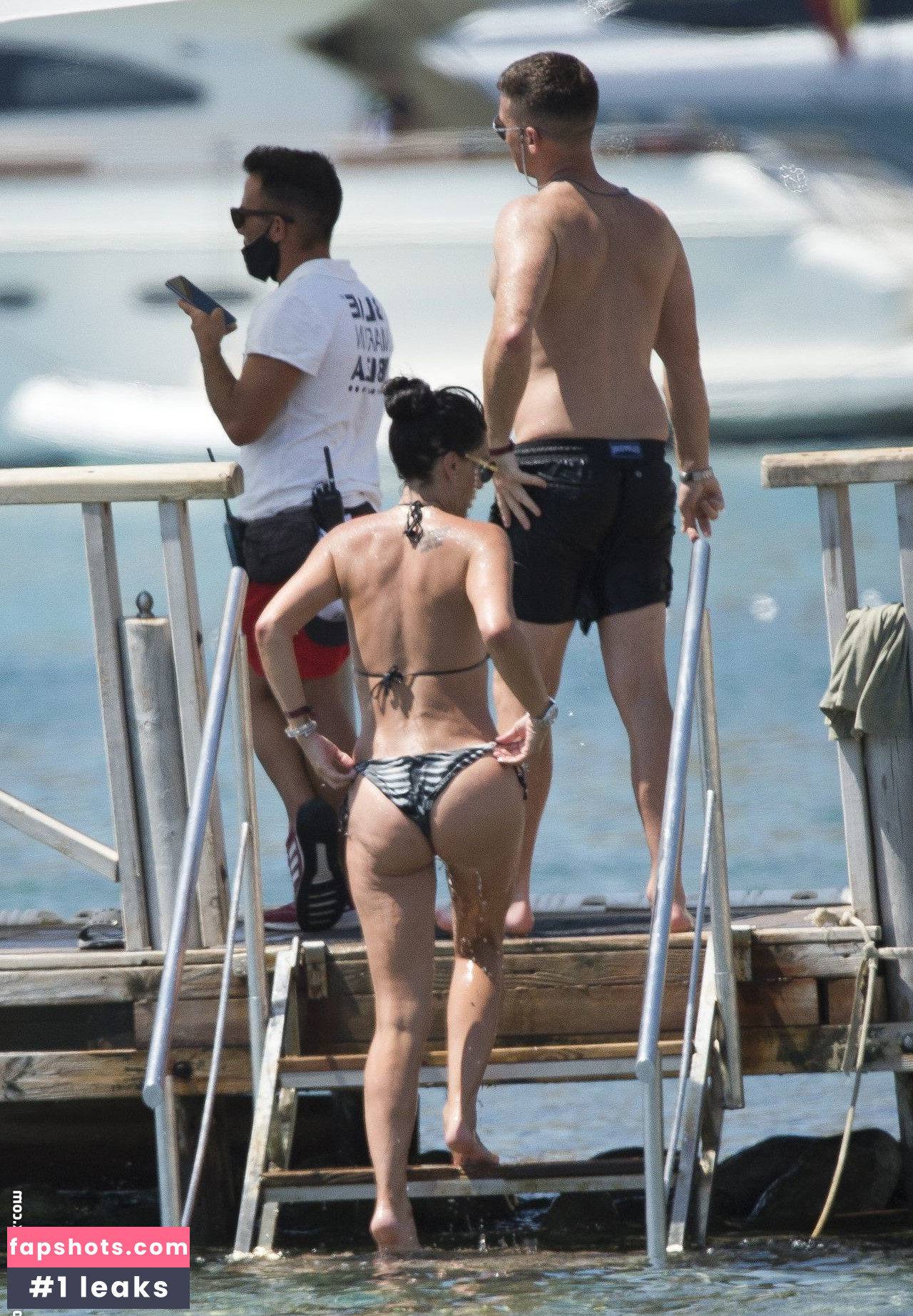 Danielle Lloyd gallery photo #241