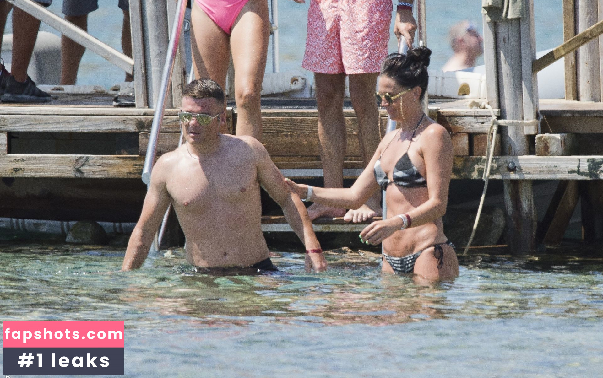 Danielle Lloyd gallery photo #244