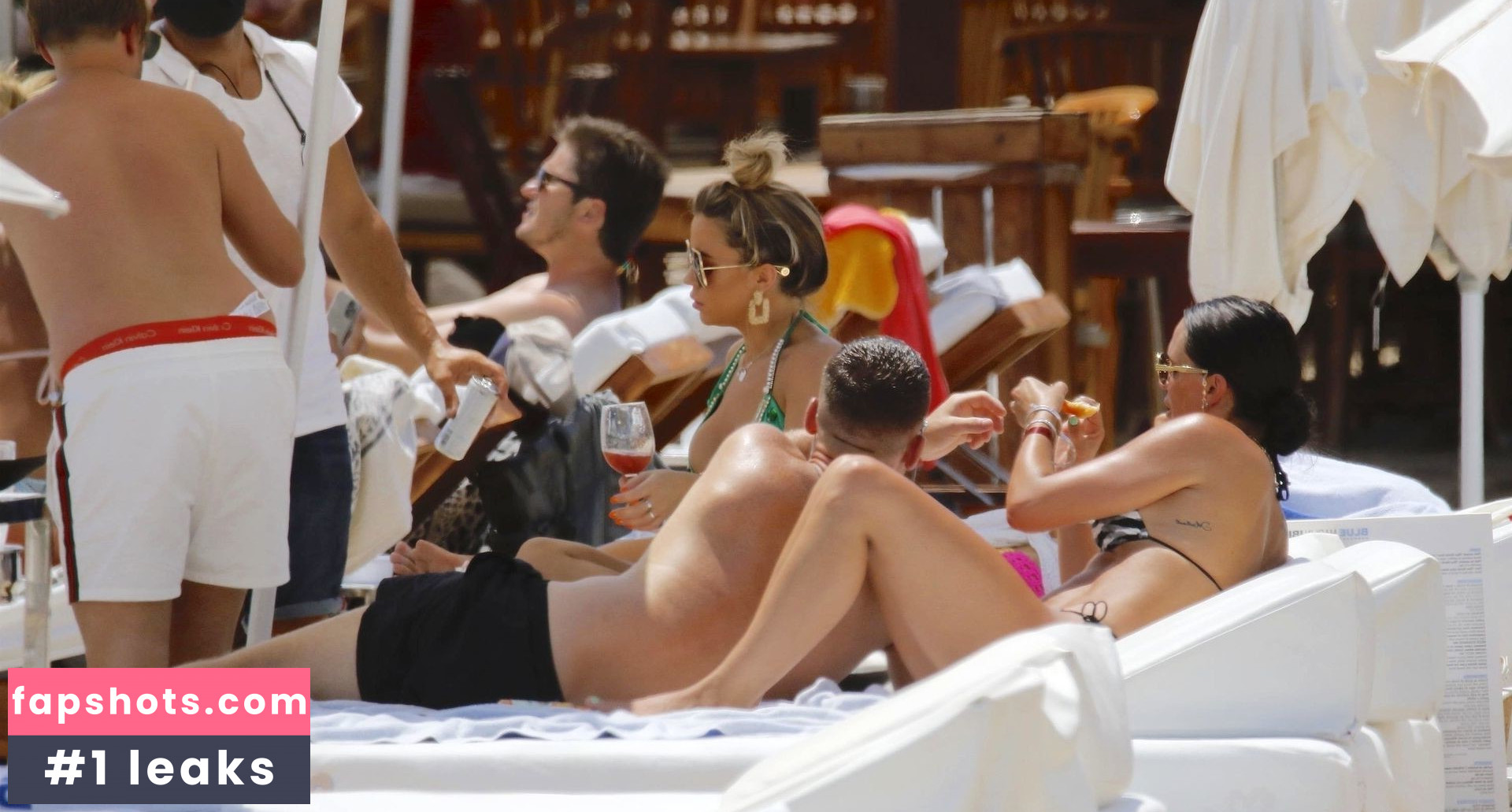 Danielle Lloyd gallery photo #255